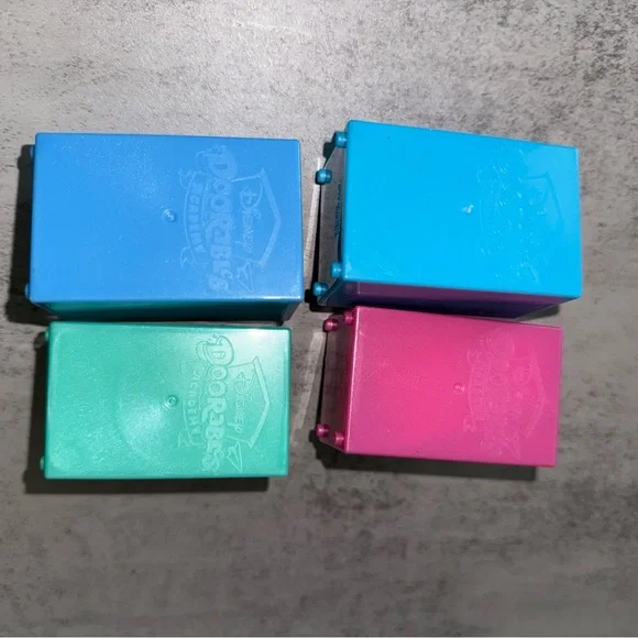 Disney Doorable Surprise Locker Set of 4 - Picture 2 of 3